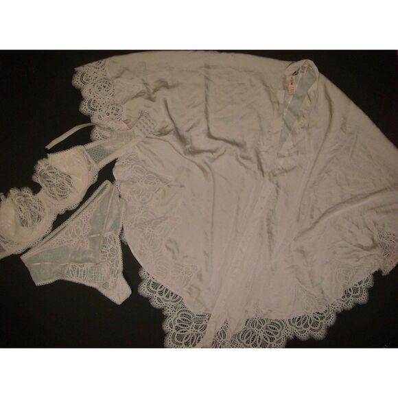 Victoria's Secret unlined 36C,36D,36DD BRA SET+ROBE kimono ICE PINK floral LACE